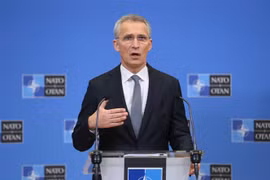 Tổng Thư ký NATO Jens Stoltenberg phát biểu tại một cuộc họp báo ở Brussels, Bỉ. (Ảnh: AFP/TTXVN)