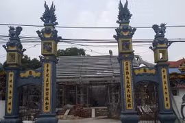Đình Lương Xá 300 tuổi bị phá bỏ hoàn toàn, thay bằng công trình bêtông. (Ảnh: Đinh Thị Thuận/Vietnam+)