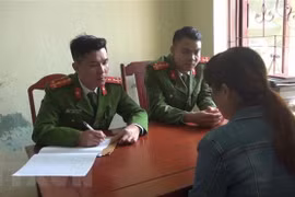 Xe 7 chỗ trong vụ tai nạn. (Ảnh: Khiếu Tư/TTXVN)