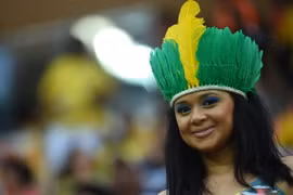 Đón mùa World Cup 2014: Khuyến mại nhưng vẫn vắng khách
