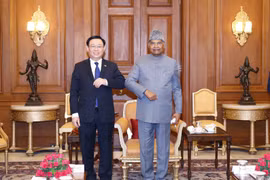 Chủ tịch Quốc hội Vương Đình Huệ và Tổng thống Ấn Độ Ram Nath Kovind. (Ảnh: Doãn Tấn/TTXVN)