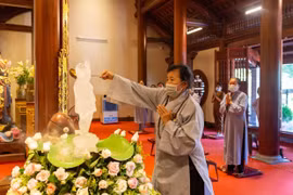 Giáo hội Phật giáo khuyến khích người dân mừng Phật đản tại gia