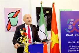 Đại sứ Italy tại Việt Nam Antonio Alessandro phát biểu. (Ảnh: TTXVN phát)