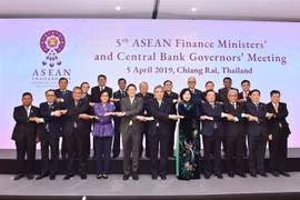 Các Bộ trưởng Tài chính và Thống đốc Ngân hàng Trung ương ASEAN dự AFMGM 2019. (Ảnh: Ngọc Quang-Hữu Kiên/TTXVN)