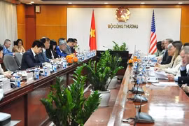 Đoàn Bộ Thương mại Hoa Kỳ (DOC) làm việc với Bộ Công thương Việt Nam ngày 10/3 trong chuyến công tác nằm trong chuỗi các hoạt động kỷ niệm 10 năm thiết lập quan hệ Đối tác toàn diện Việt Nam-Hoa Kỳ (2013-2023), giúp củng cố mối quan hệ song phương, đồng t