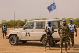 Binh sỹ thuộc UNMISS làm nhiệm vụ tại Leer, Nam Sudan. (Nguồn: AFP/TTXVN)
