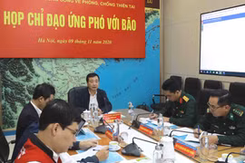 Ông Trần Quang Hoài, Phó trưởng ban Chỉ đạo Trung ương về phòng, chống thiên tai, Tổng cục trưởng Tổng Cục phòng chống thiên tai chủ trì cuộc họp. (Ảnh: Vũ Sinh/TTXVN)