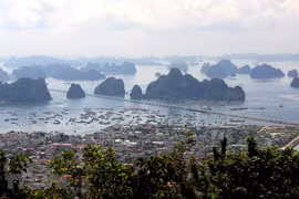 Một góc vịnh Hạ Long, Quảng Ninh. (Ảnh: Ngọc Hà/TTXVN)