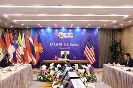 Thủ tướng Nguyễn Xuân Phúc, Chủ tịch ASEAN 2020 chủ trì Hội nghị Cấp cao ASEAN-Hoa Kỳ lần thứ 8 tại điểm cầu Hà Nội. (Ảnh: Thống Nhất/TTXVN)