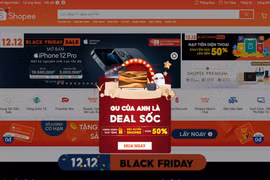 Nhiều mặt hàng khuyến mại trên Shopee.