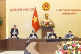  Sáng 10/12/2021, tại Nhà Quốc hội, Ủy ban Thường vụ Quốc hội tiếp tục Phiên họp thứ 6 để cho ý kiến về chủ trương đầu tư Dự án xây dựng công trình đường bộ cao tốc Bắc - Nam phía Đông giai đoạn 2021-2025; cho ý kiến về dự thảo Nghị quyết thí điểm một số 