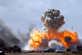Một cuộc không kích của Mỹ tại Libya. (Ảnh: Reuters)