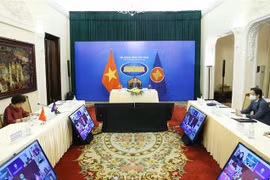 Thứ trưởng Bộ Ngoại giao Nguyễn Quốc Dũng tham dự Đối thoại các Bộ trưởng Ngoại giao ASEAN và đại diện Ủy ban liên Chính phủ về nhân quyền ASEAN (AICHR) theo hình thức trực tuyến. (Ảnh: Phạm Kiên/TTXVN)