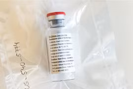 Thuốc kháng virus Remdesivir được giới thiệu trong một cuộc họp báo ở Hamburg, Đức ngày 8/4/2020. (Ảnh: AFP/TTXVN)