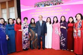 Nữ đại biểu Quốc hội đóng góp tích cực vào việc bảo đảm sự công bằng, bao trùm trong các chính sách, pháp luật được trình Quốc hội. (Ảnh: TTXVN)