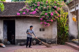 Hình ảnh bà Dương Thị Cường, mẹ của Đồng Văn Hùng giản dị trong "Ẩm thực mẹ làm." (Ảnh: FB)