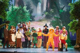 Vở nhạc kịch "Shrek The Musical" chuẩn Broadway đã được công diễn tại Hà Nội năm 2023. (Ảnh: PV/Vietnam+)