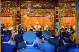 Lễ an vị Tượng thờ Đại tướng Võ Nguyên Giáp tại di tích Sở Chỉ huy Chiến dịch Điện Biên Phủ. (Ảnh: Xuân Tư/TTXVN)