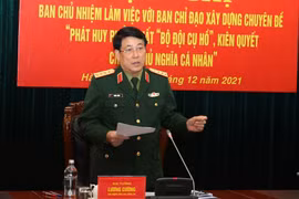 Đại tướng Lương Cường, Ủy viên Bộ Chính trị, Ủy viên Thường vụ Quân ủy Trung ương, Chủ nhiệm Tổng cục Chính trị Quân đội Nhân dân Việt Nam phát biểu tại hội nghị. (Ảnh: Hồng Pha/TTXVN phát)
