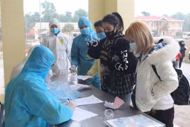 Tỉnh Thái Nguyên tiếp nhận, cách ly 192 công dân nhập cảnh từ Trung Quốc. (Ảnh: Thu Hằng/TTXVN)
