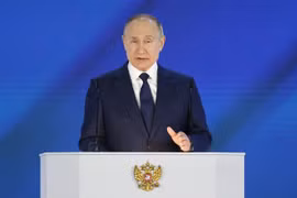 Tổng thống Nga Vladimir Putin đọc Thông điệp Liên bang thứ 27 tại Moskva ngày 21/4/2021. (Ảnh: AFP/ TTXVN)
