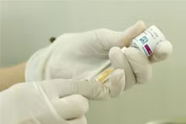 Vaccine phòng COVID-19 của hãng AstraZeneca được sử dụng tiêm phòng cho chiến sĩ Quân khu 2. (Ảnh: Hoàng Hùng/TTXVN)