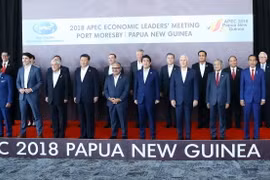 Thủ tướng Nguyễn Xuân Phúc với các nhà Lãnh đạo APEC. (Ảnh: Thống Nhất/TTXVN)