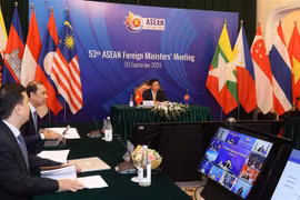 Phó Thủ tướng, Bộ trưởng Bộ Ngoại giao Phạm Bình Minh chủ trì Hội nghị Bộ trưởng Ngoại giao ASEAN lần thứ 53. (Ảnh: Lâm Khánh/TTXVN)