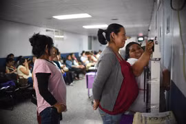 Phụ nữ mang thai kiểm tra sức khỏe tại Guatemala City. (Nguồn: AFP/TTXVN)