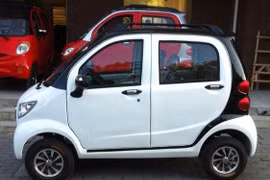 Xe ôtô điện mini lưu thông trên đường phố có thể bị tịch thu 