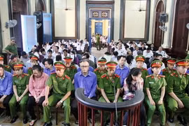 Quang cảnh phiên tòa. (Ảnh: Thành Chung/TTXVN) 