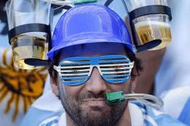 World Cup 2014 - World Cup của bóng đá, bia và ẩu đả