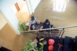 Một số khu vực ở thành phố Sơn La vẫn ngập sâu trong nước