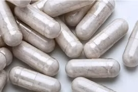 Bổ sung vitamin không có tác dụng ngăn tử vong do COVID-19 
