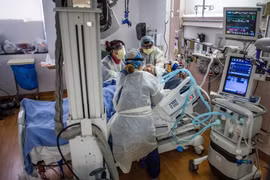 ​'Omicron tàng hình' là biến thể chủ đạo trong số ca mắc mới tại Mỹ