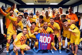 Barcelona ăn mừng tưng bừng sau chiến thắng đậm trước Real Madrid