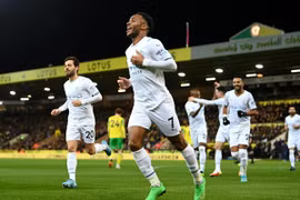 Man City bỏ xa Liverpool 12 điểm, M.U bị cầm hòa trên sân nhà
