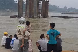 Vĩnh Phúc: Tìm thấy thi thể chủ đò bị nước cuốn trôi trên sông Lô