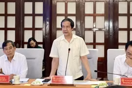 Bộ trưởng Bộ Giáo dục và Đào tạo làm việc với tỉnh Thừa Thiên-Huế