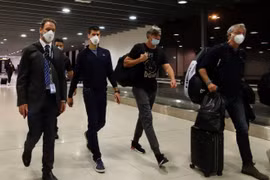[Video] Toàn cảnh vụ tay vợt Djokovic bị trục xuất khỏi Australia