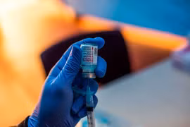 Châu Âu cấp phép sử dụng vaccine của Moderna cho trẻ từ 6-11 tuổi