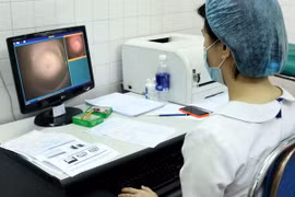 Tầm soát ung thư cho phụ nữ. (Ảnh: Dương Ngọc/TTXVN)