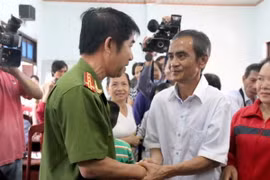 Ông Huỳnh Văn Nén tại buổi xin lỗi công khai do ngồi tù oan vào cuối năm 2015. (Ảnh :Nguyễn Thanh/TTXVN)