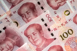 Đồng 100 Nhân dân tệ. (Nguồn: AFP/TTXVN)