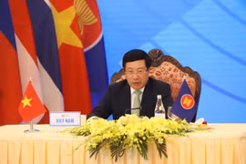 Phó Thủ tướng, Bộ trưởng Ngoại giao Phạm Bình Minh phát biểu tại AMM 53. (Ảnh: Văn Điệp/TTXVN)