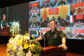 Trung tướng Hoàng Xuân Chiến, Tư lệnh Bộ đội Biên phòng phát biểu chỉ đạo. (Ảnh: Dương Giang/TTXVN)