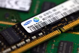 Một môđun bộ nhớ của Samsung Electronics. (Nguồn: Bloomberg/Getty Images)