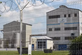 Một nhà máy của Tập đoàn dược phẩm Sanofi ở Mourenx, Pháp. (Ảnh: AFP/TTXVN)