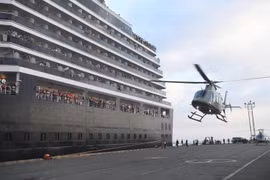 Tàu MS Westerdam cập cảng Sihanoukville, Campuchia, ngày 14/2. (Ảnh: AFP/TTXVN)