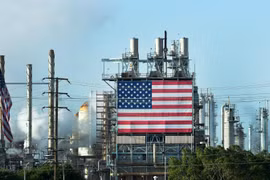 Cơ sở lọc dầu Wilmington của Mỹ ở Los Angeles, California, ngày 21/4. (Ảnh: AFP/TTXVN)